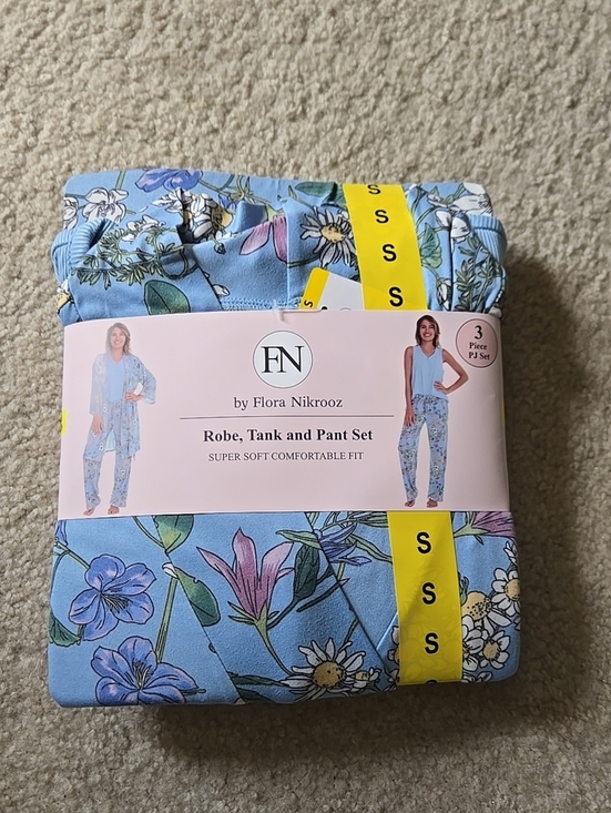 Flora Nikrooz Other - FN by Flora Nikrooz Blue Floral Robe, Tank & Pant Set